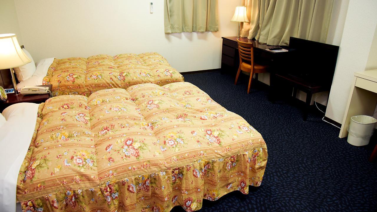 Business Hotel Shuttle Kumamoto Esterno foto